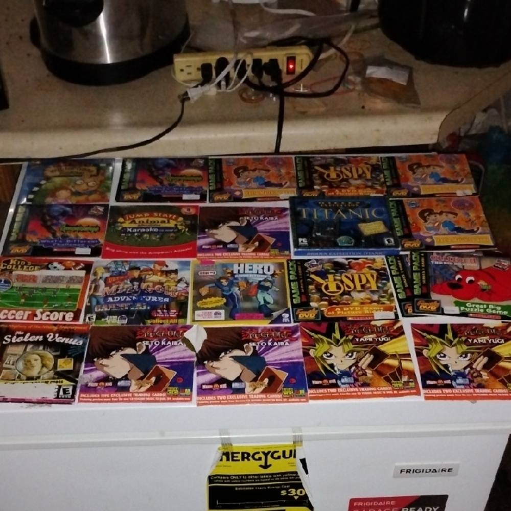 Assorted Video Game/CD Rom/DVD/Mac/etc... Collection(22 Count)